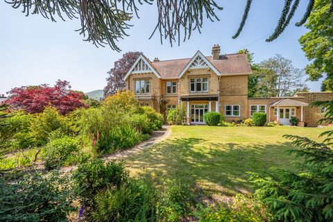 A fine example of a late Victorian dwelling located in one of the most sought after residential areas on the fringe of Abergavenny town, within a short distance of open countryside. Built in attractive yellow Beaufort brick with sandstone quoins unde...