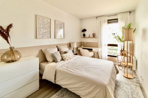 Welcome to the gates of Paris, in the beautiful town of Puteaux! We have this beautiful 13 m² bedroom for rent. In addition to its sleeping area, this bright room has a desk and a private shower room. Its neutral ambience will fit in with any of your...
