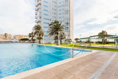 aProperties presents this beautiful 99 m² apartment with sea views in the best area of El Perellonet. The apartment in ORIGIN is on the 2nd floor of the VICOMAN Urbanization. Quiet and modern private urbanization on the beachfront, with services such...