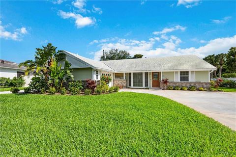 This is the one you've been waiting for on the Island of Venice! Light and bright. All new Whirlpool kitchen appliances. A/C 2022, HWH 2021, Aluminum Shingle (Metal) Roof 2002. Beautiful tile floors, high quality carpet in 3 bedrooms. Inviting screen...