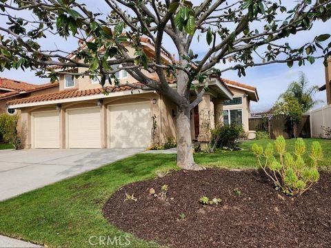 RARELY ON THE MARKET! Enjoy todays trending designs in this 3 bedroom loft home offering beautiful mountain city light views. Located in the highly desirable Arroyo Vista/Oaks neighborhood. The mature Magnolia tree gracing the front yard adds to the ...