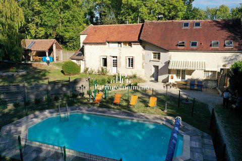 RECEPTION AREA with gîtes. This 19th century event specialised estate is strategically located. In nature, in absolute calm while being close to the main roads. With an area of 1200m2 on a park of one hectare. All the charm of the period is preserved...