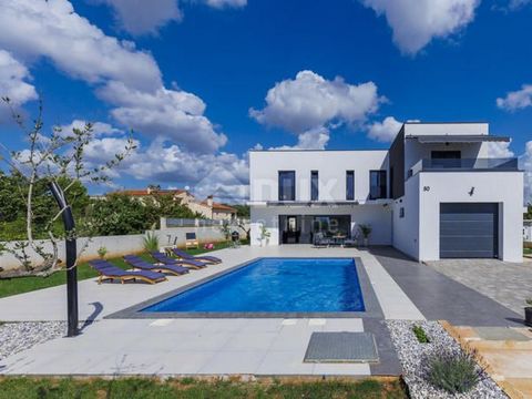 Location: Istarska županija, Vodnjan, Vodnjan. ISTRIA, MAJMAJOLA A new designer villa Not far from the town of Vodnjan, there is a small town called Majmajola, which is rich in family houses and top quality holiday villas. Our agency offers exactly o...