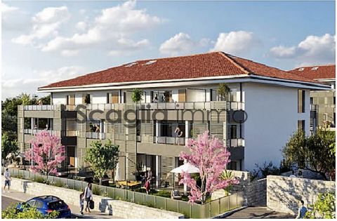 The Scaglia immo agency offers you for sale the last lots, the last opportunities. A new T2 apartment of 44 m2 and 14 m2 of terrace on the last phase of the Terra D'Oru residence in Propriano. The building is currently being finished and the apartmen...