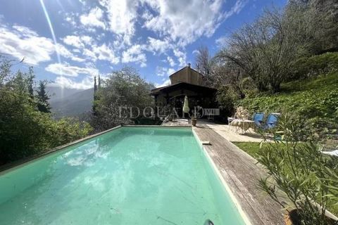 Built on a 2.172 sqm South facing land on the heights of Castellar, for sale charming house of 178 sqm on two levels with pleasant panoramic view up to the sea, two verandas, swimming pool supplied by spring water, large flat garden, 31 sqm annex wit...