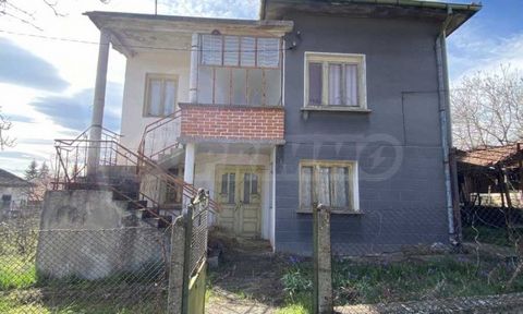 SUPRIMMO agency: ... We present for sale a house with a yard in the village of Izvor, 40 km from the town of Izvor. Vidin. The house has two floors with an area of 152 sq.m and has the following distribution: First floor kitchen, living room, bedroom...