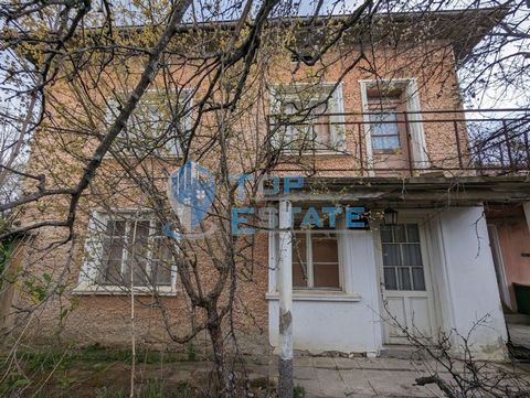 Top Estate Real Estate offers you a two-storey brick house with garage in the village of Dobromirka, Gabrovo region. The village of Dobromirka is located 20 km from the town of Sevlievo, 32 km from the town of Veliko Tarnovo and 40 km from the town o...