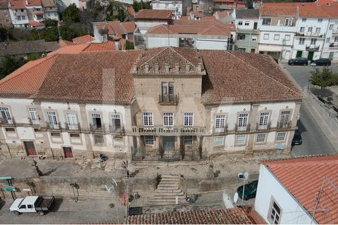 Located in Largo da Sr.ª do Rosário, the Solar dos Marqueses da Graciosa is an imposing building of sixteenth-century origin, with an extensive façade in which the central tower, clad in stone, stands out. It is located in the historic center, near t...