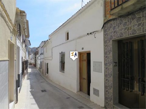 Dit traditionele herenhuis met 2 tot 3 slaapkamers en 2 badkamers in een smal straatje is gelegen in de historische stad Alcaudete, in de provincie Jaén in Andalusië, Spanje en is liefdevol gerestaureerd, heeft uitzicht op het kasteel en is klaar om ...