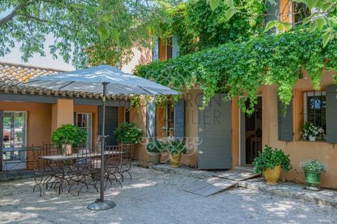 The BEC CAPRON IMMOBILIER agency, specialized in charming and prestigious real estate in Aix en Provence, offers you this very beautiful old MAS completely renovated with taste and beautiful materials, with an area of + 300m2 on a plot of 6000m2 with...