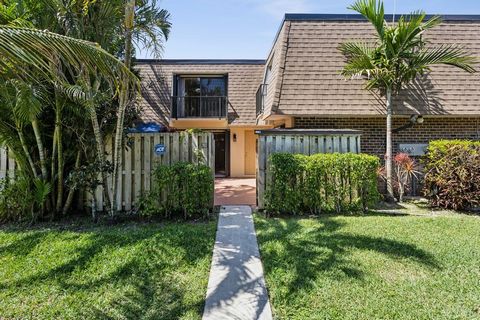 Welcome Home! This Beautifully Renovated 2 Bedroom / 2.5 Bathroom Townhome Will Take Your Breath Away! Located in The Heart of Delray, Just Minutes from Atlantic Ave and The Beach, This Property Has Been Meticulously Looked After. Boasting 2 Spacious...