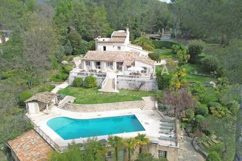 Roquefort les Pins, in absolute peace and quiet, set in a dominant position in a bucolic setting complemented by Mediterranean essences, character property, type 6CH-4SDB, with a living area of approx. 338 M2 on 7197 M2 of land with swimming pool. On...