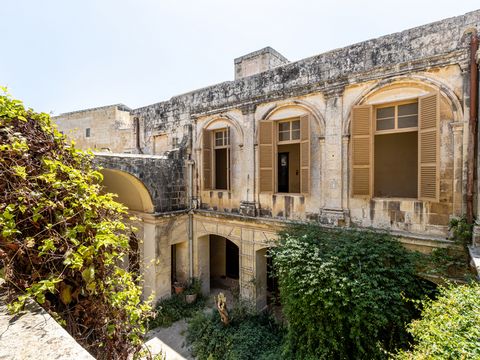 Breathtaking The medieval City of Mdina a silent city surrounded by fortified Bastions and considered to be a World Heritage site and the Capital City of Malta right up to Medieval times is home to this majestic Palazzo waiting to be discovered. With...