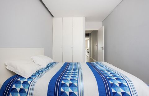 Private room in 2-bedroom apartment. Full use of the apartment. Value shown for single occupancy. Double occupancy adds €15/night