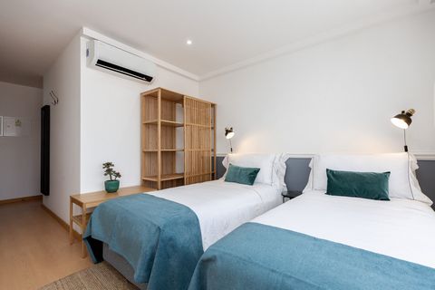 Modern flat decorated with sophistication, located near the Combatentes metro station in the city of Porto. It can accommodate up to 2 people. It has all the necessary facilities to comfortably accommodate up to 2 people. You can choose the bed confi...