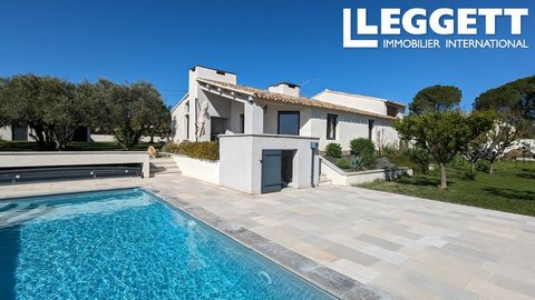 A27117MYW84 - This magnificent 145 m2 architect-designed villa on 1500 m2 overlooks the village of Caumont, 8 minutes from Isle sur la Sorgue, 3 minutes from the motorway A7, 20 minutes from Avignon and 30 minutes from the TGV train station. The grou...
