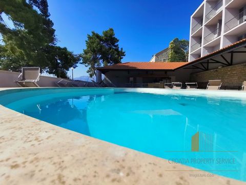 Location: South Dalmatia, island of Korčula, Lumbarda Top offer!!! The 3* hotel, int he centre of Lumbarda, just 20 meters from the sea and beaches, is for sale! Hotel has 45 rooms, outdoor pool, outdoor bar, large restaurant, a laundry. Total surfac...