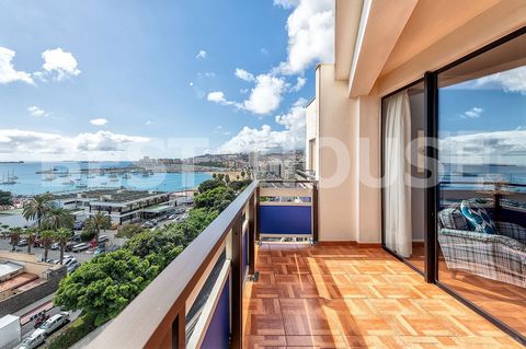BEST HOUSE presents this wonderful penthouse with an open terrace in a privileged location in the city of Las Palmas de GC, with magnificent direct views of the Bay of La Luz. The house is located in an ideal area for investors since it is located in...