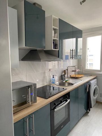Beautiful fully-equipped and furnished shared apartment close to the Doua campus. This 65 m2 apartment, located on the 4th floor, comprises 3 bedrooms, a fully-equipped kitchen, a bright living room with a view over Fourvière and a bathroom with sepa...
