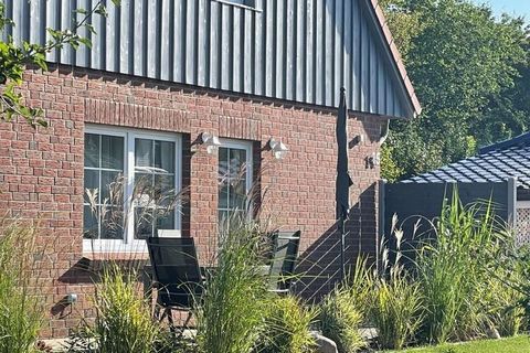 Holiday apartment Strandlächelen Lodge: Maritime flair awaits you at the Strandlächeln Lodge. Two bedrooms, a bathroom and a large living and dining area with kitchen invite you to linger and relax. A garden, also designed with a maritime theme, and ...