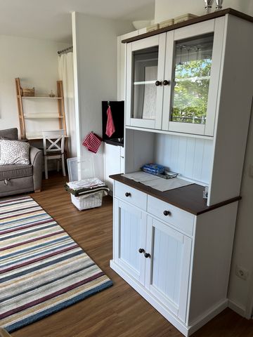 Equipped with a 3-bunk bunk bed, which is also suitable for adults, you have the opportunity to stay here for up to 5 people at a reasonable price in the centrally located Friedenau district of Berlin. All important points of interest are close to th...