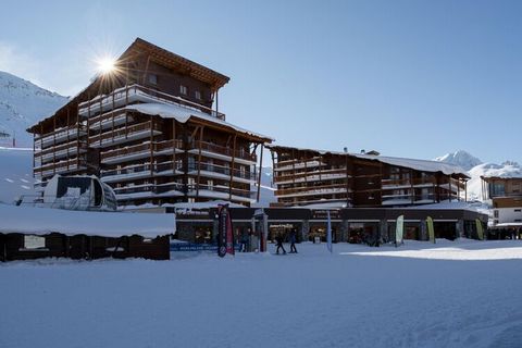 Résidence La Cime des Arcs consists of a medium sized building, built in the typical, modern Les Arcs style. The Résidence is situated immediately on the piste and houses a total of 60 luxury apartments. All apartments are nicely decorated and have g...