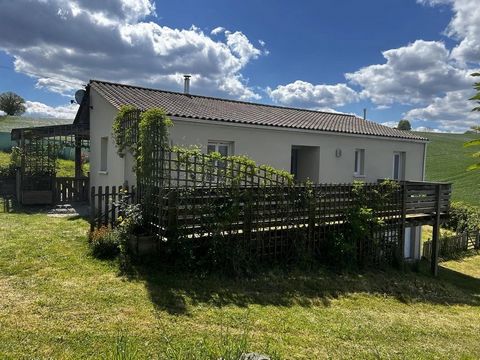 We are delighted to offer for sale this excellent deceptively spacious bungalow boasting 2 bedrooms and 2 bathrooms with open plan living/kitchen/dining room and lovely views across the surrounding fields. Situated a short drive from the popular vill...