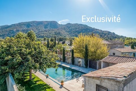 Provence Home, the Luberon real estate agency, is offering for sale, a charming 250sqm semi-detached farmhouse, with swimming pool, pool house and outbuilding. FARMHOUSE SURROUNDINGS The farmhouse is located on the edge of Robion, a small village wit...