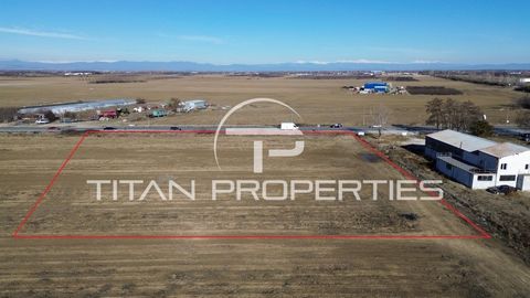 Titan Properties präsentiert Ihnen ein Grundstück mit einer Fläche von 16702 m². Das Hotel liegt an einem äußerst kommunikativen Ort im Dorf Tsalapitsa, Gebiet Archov Bryag mit einer Fläche von 161 Metern zur Hauptautobahn Pazardzhik. Das Grundstück ...