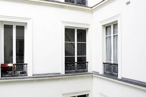 Dieses charmante, kürzlich renovierte, 35 Quadratmeter große Apartment ist der perfekte Rückzugsort für einen romantischen Kurzurlaub in Paris. Das Apartment befindet sich im 3. Stock (ohne Aufzug) und ist eine gemütliche Oase mit einem komfortablen ...