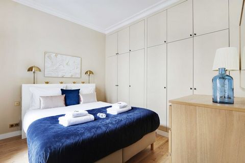 Checkmyguest biedt u een authentiek appartement van 33 m² in het hart van het 7e arrondissement van Parijs. Deze intieme ruimte omvat een elegante en comfortabele slaapkamer, perfect voor een ontspannen verblijf. U bevindt zich dicht bij het prestigi...