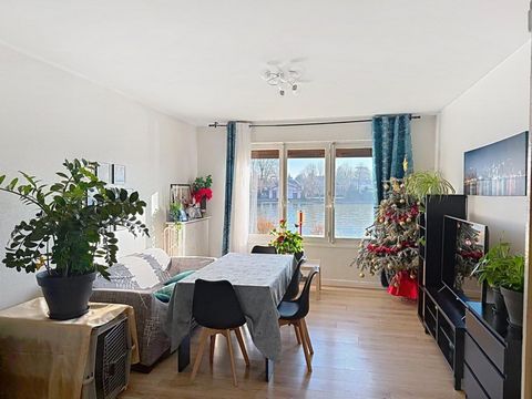 Situé à Juvisy sur Orge, dans le quartier prisé de la Seine, laissez vous séduire par cet appartement lumineux de 68 m² vendu loué. Opportunité idéale pour les investisseurs! Proche de toutes commodités, commerces, écoles et des transports en commun ...