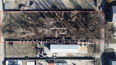 Real estate agency Titan Properties offers for sale a plot of land with an area of 5200sq.m. located in the farm yard of the village of Voyvodinovo and facing two asphalt roads, which provides a perfect opportunity for your business. The plot is extr...