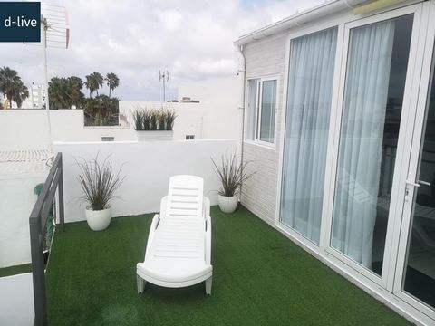 Building of 3 independent holiday homes with terrace for sale, currently renting. Excellent investment and unique possibility to acquire a profitable business and your own home. Completely renovated and tastefully decorated, 3 homes with 3 bedrooms w...