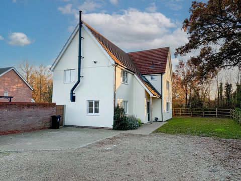 OVERVIEW Nestled in the sought-after village of Ardleigh, this stunning five-bedroom detached home on Turnpike Close offers the perfect blend of modern living and countryside charm. Boasting a spacious and versatile layout, this property is ideal for...