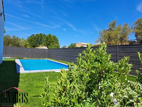 You will be seduced by this beautiful 3-sided single-storey villa located in a small housing estate less than 20 min. from Narbonne, in a village with all amenities. You will appreciate its brightness and volumes. The house offers a fully equipped ki...