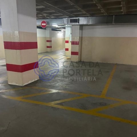 Unique Opportunity: Parking Space in Boavista, Porto Are you looking for a safe and convenient place to park in the prestigious Boavista area of ​​Porto? This is the perfect opportunity! Features: - Location: In the heart of Boavista, close to Casa d...