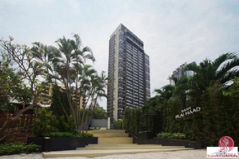 This Condominium comprises of 2 buildings, having 31 floors and includes 353 units. Facilities Facilities are include elevator, parking, 24-hours security, cctv, swimming pool, sauna, gym, wi-fi. Common fee is ฿45 per sqm per month. Location If you d...