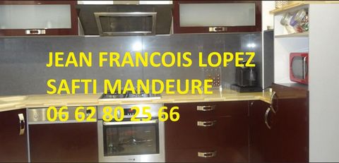 JEAN FRANCOIS LOPEZ AGENT CO SAFTI, Venez visiter cette maison mitoyenne pleine de charme d'une superficie de 95M2 sur un terrain de 300m2 clos donnant sur le bois sans vis à vis. La maison se decline ainsi; Rez de chaussée entierement carlé, vous av...