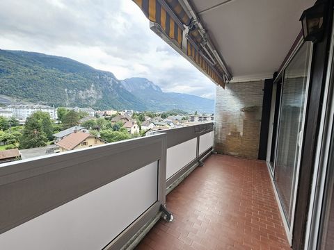 EXCLUSIVITÉ AGENCE Appartement 3 chambres à vendre à Cluses Découvrez cet appartement lumineux et spacieux situé au cœur de Cluses, idéal pour une famille ou un investissement immobilier. Caractéristiques principales : Surface : 96,34 m2 (loi Carrez)...