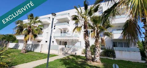 Argelès sur Mer, in a 2020 building, 1km from the beach center, quiet, come and discover this pleasant 2-room apartment located on an upper floor with elevator. its surface area is approximately 42m² and offers an entrance, a living room opening onto...