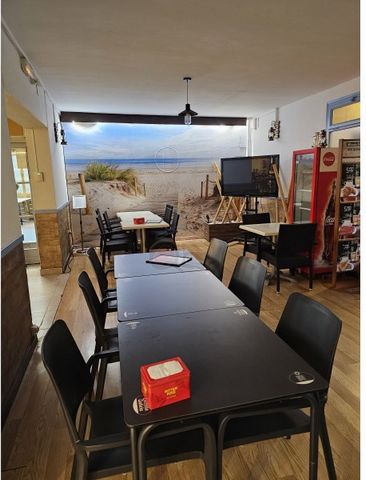 Quality Estates is pleased to present this Bar-Restaurant for sale in Palafrugell, with a large patio for summer celebrations and al fresco dining, in a location with easy parking and also with its own living space on the first floor of the building....