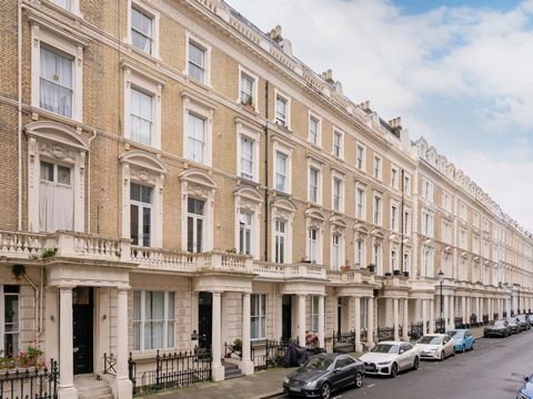 BÂTIMENT HMO Clanricarde Gardens est une route élégante et tranquille, directement en face des jardins du palais de Kensington et de Hyde Park. La propriété est une maison de ville d’époque à mi-terrasse convertie en 20 studios avec une licence HMO c...