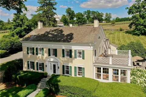 Set on 118 Bucolic acres in the heart of the Hudson Valley, Smithfield Farm is an exquisite estate, offering breathtaking, sweeping western views of the Smithfield Valley and the Catskill mountains. The centerpiece of the estate is a meticulously pre...