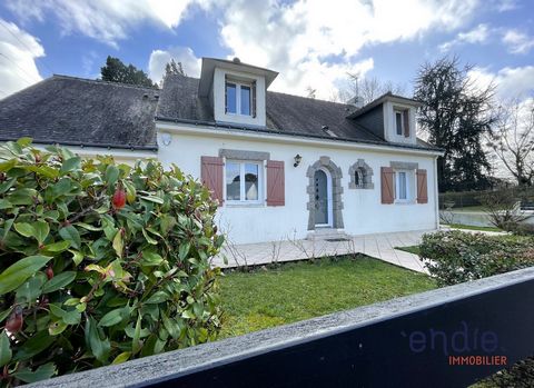 EXCLUSIVELY! Located a stone's throw from the Bourdonnières high school, this house in a quiet cul-de-sac is a real family cocoon. With a bright living space, a south-facing garden, and potential to exploit, it is ideal for hosting a family. What it ...