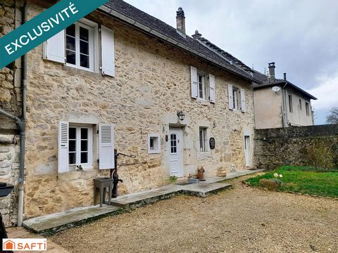 Située sur la commune de Virignin (01300), à environ 35 min de Chambéry et Aix-les-Bains, cette maison proche de tous commerces et des écoles offre un équilibre parfait entre vie à la campagne et commodités citadines. À l'intérieur, cette maison d'en...