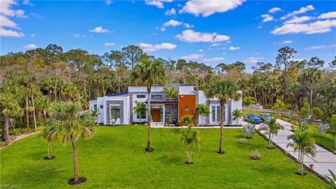 WOW... An extraordinary newly built modern contemporary masterpiece. We are welcome you to experience, luxurious, stylish, elegant yet very classy custom built home on 2.5 acre property, that offers privacy, piece and tranquility. Extensive list of u...