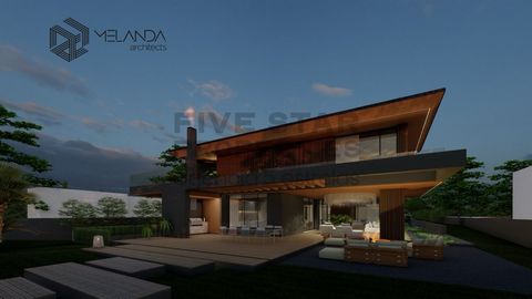 Land with 2,181 m2 of total area and project in the approval phase, for the construction of a contemporary villa overlooking the golf, in Quinta da Beloura 1, between Estoril and Sintra. The architectural project, which may eventually be changed, con...