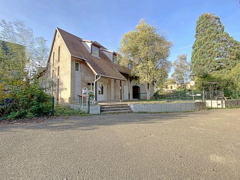 Selten in Muttersholtz! Wir bieten Ihnen einen Immobilienkomplex von ca. 390 m2 auf ca. 15,3 Ar Land, einschließlich einer alten Scheune, die in eine Lagerhalle von ca. 40 m2 umgewandelt wurde, in eine Brauerei (Herstellung und Lager) von ca. 115 m2 ...