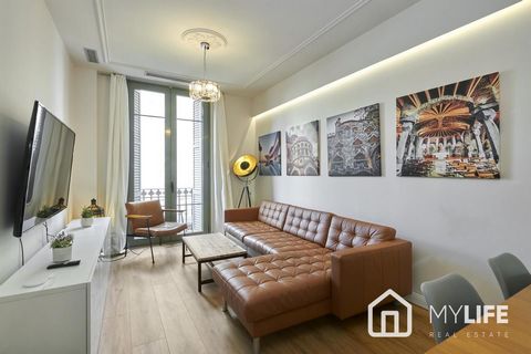 MYLIFE Real Estate presents this fantastic property for sale, completely renovated, with a tourist license, located in one of the best areas of the city, Dreta de l'Eixample. Description of the property The property, which has a TOURIST LICENSE, is l...